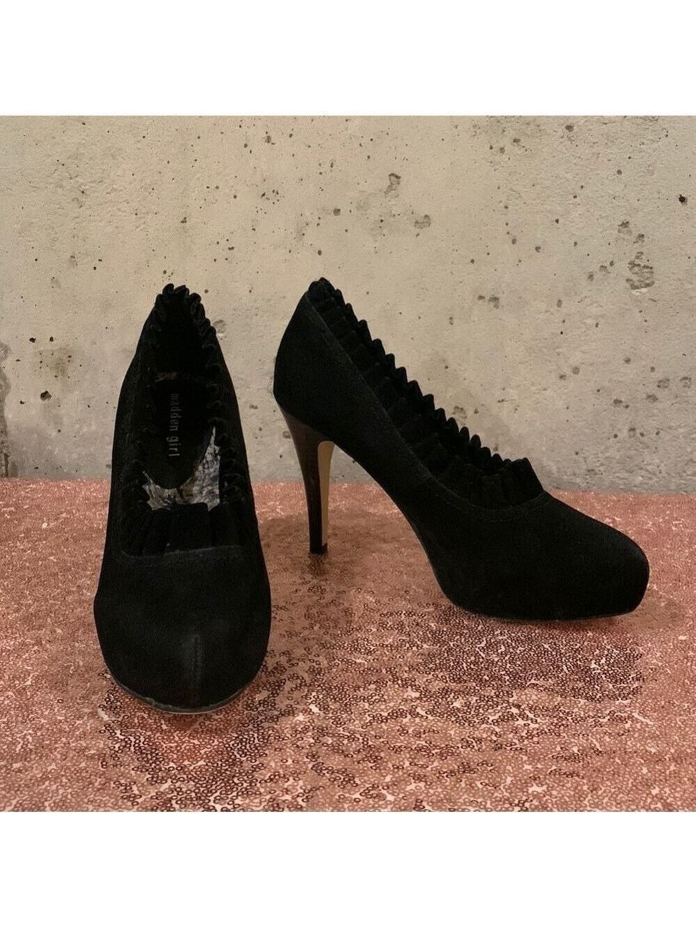 Madden Girl Guava Black Faux Suede Platform Pump w/ Ruffles Around Opening  8.5